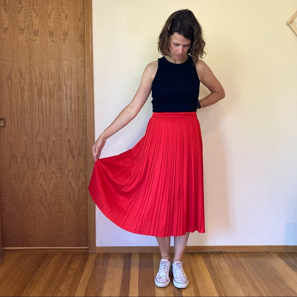 Banana Republic Red pleated midi skirt
